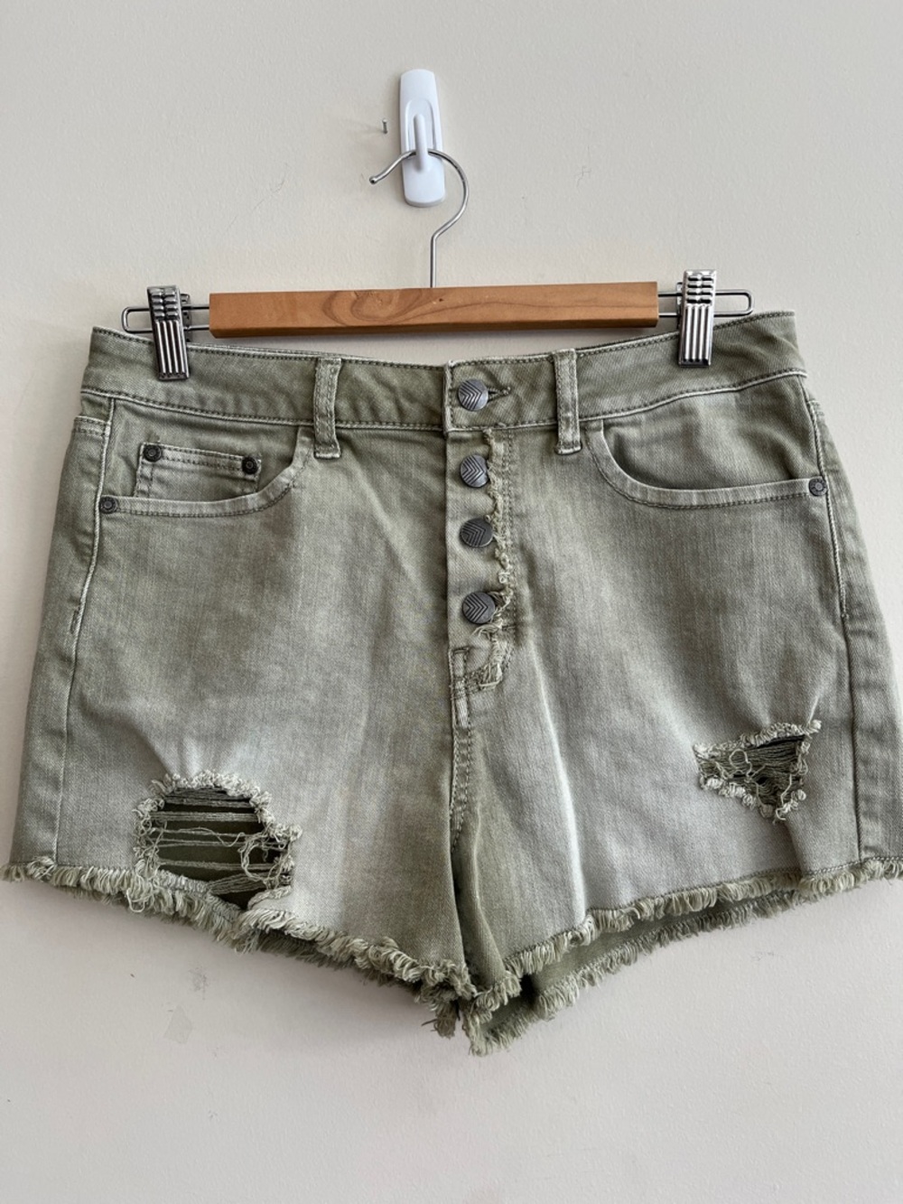 SUN & SHADOW Size 29 Nordstrom HR Distressed Olive Green Denim Shorts